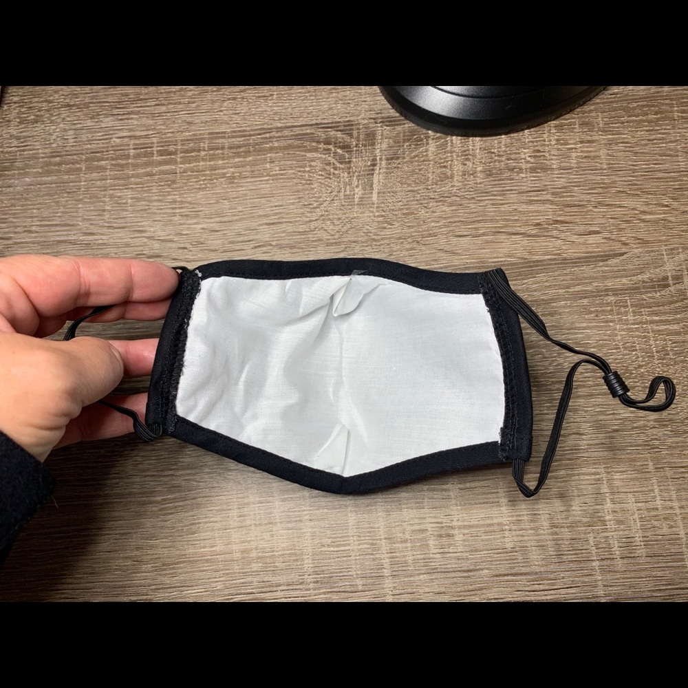 Iowa Hawkeye face mask -adjustable reusable - Picture 5 of 7